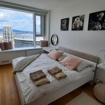 Unrivaled Look Over The City, 27th. Floor, Access 24/7 Apartament