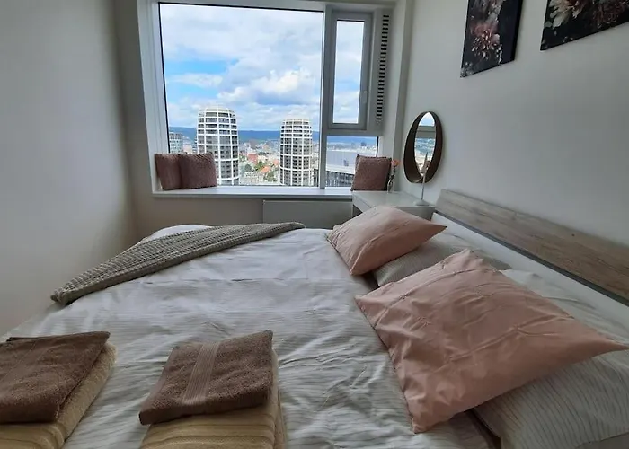 Unrivaled Look Over The City, 27th. Floor, Access 24/7 Apartament *