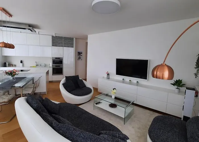 Unrivaled Look Over The City, 27th. Floor, Access 24/7 Apartament *