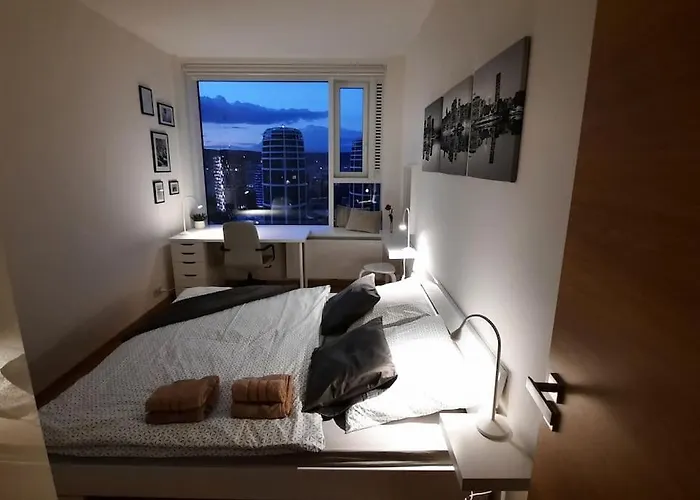 아파트 Unrivaled Look Over The City, 27th. Floor, Access 24/7 브라티슬라바