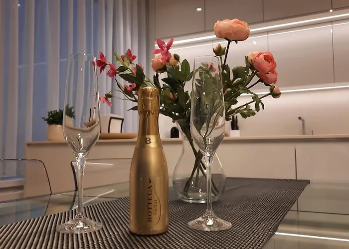 Unrivaled Look Over The City, 27th. Floor, Access 24/7 브라티슬라바