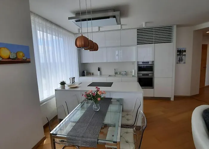 Unrivaled Look Over The City, 27th. Floor, Access 24/7 *