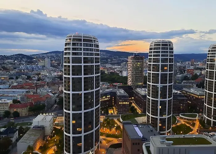 Lägenhet Unrivaled Look Over The City, 27th. Floor, Access 24/7 Bratislava