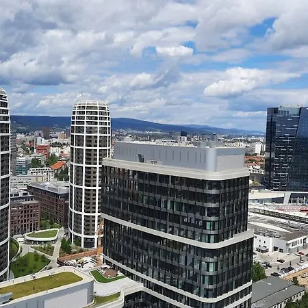 Unrivaled Look Over The City, 27th. Floor, Access 24/7 Apartment Bratislava
