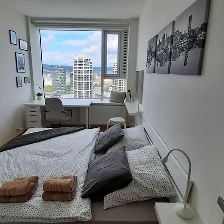 Unrivaled Look Over The City, 27th. Floor, Access 24/7 Apartment *