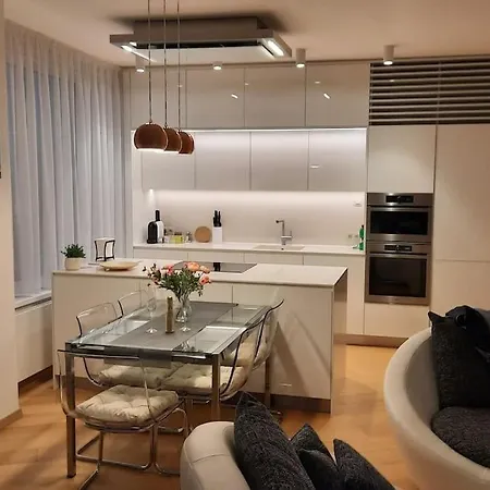 Appartement Unrivaled Look Over The City, 27th. Floor, Access 24/7 Bratislava